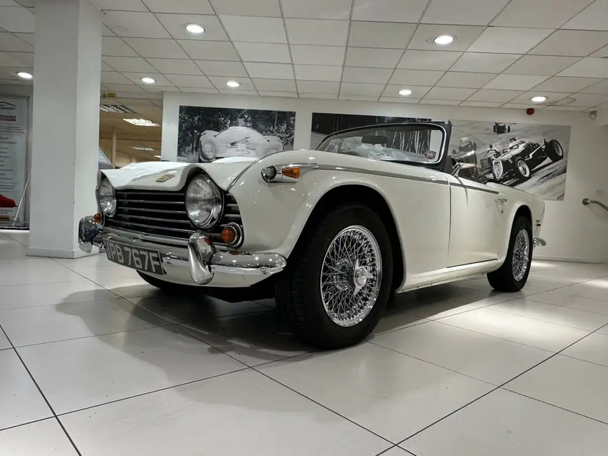 1968-triumph-tr5-convertible-big-2
