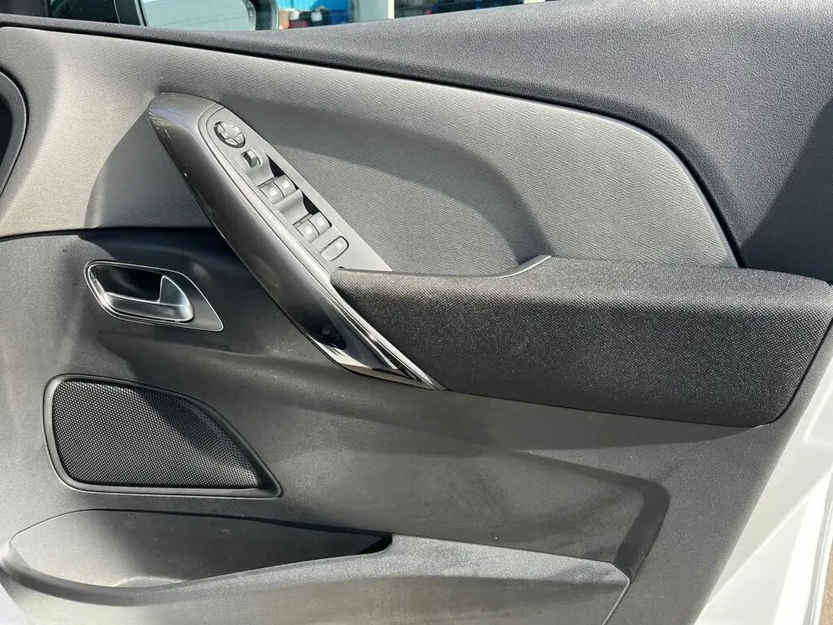 2022-citroen-grand-c4-spacetourer-12-puretech-sense-eat8-big-21
