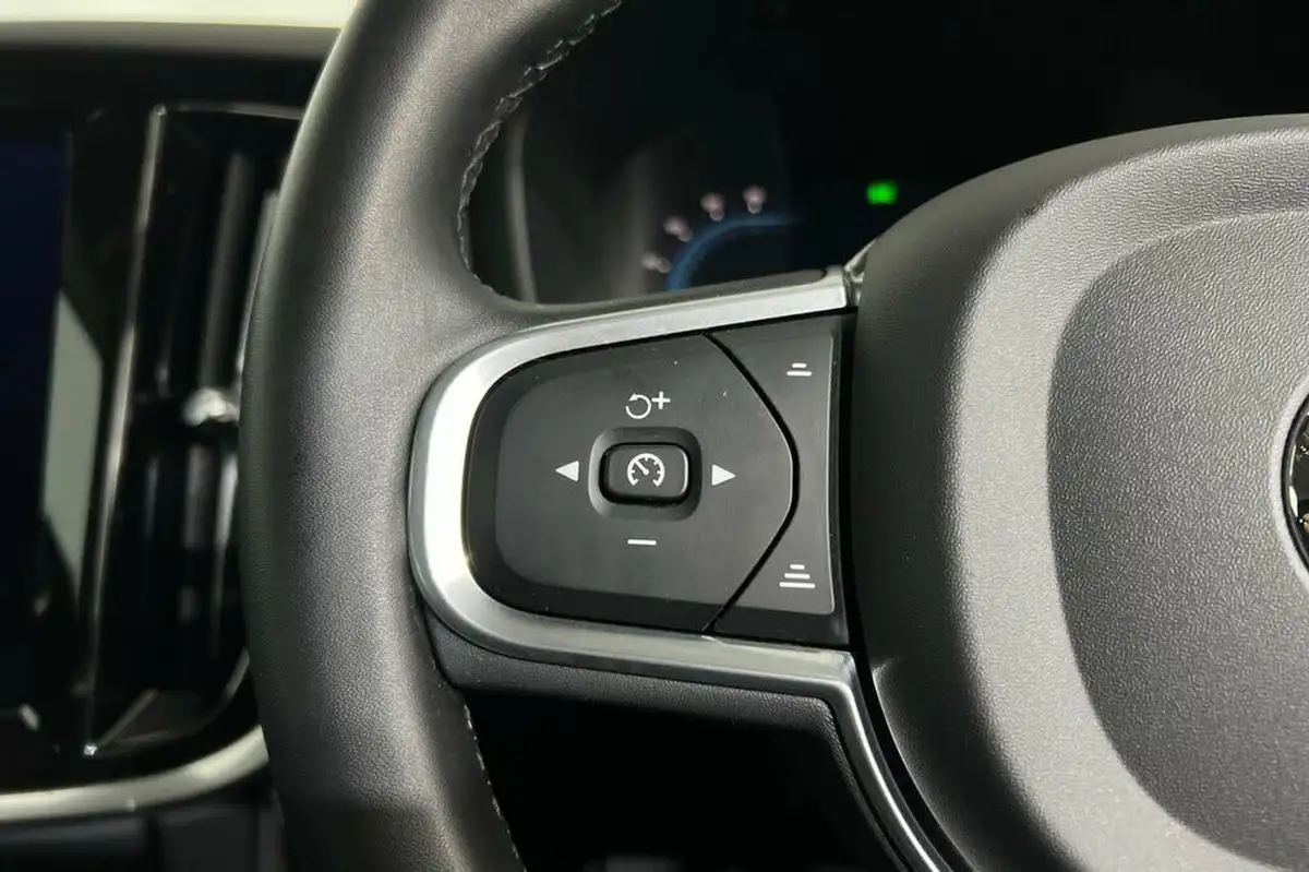 2022-volvo-v60-20-b3-core-big-24