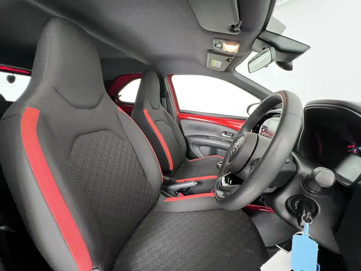 2022-toyota-aygo-x-10-vvt-i-edge-big-13