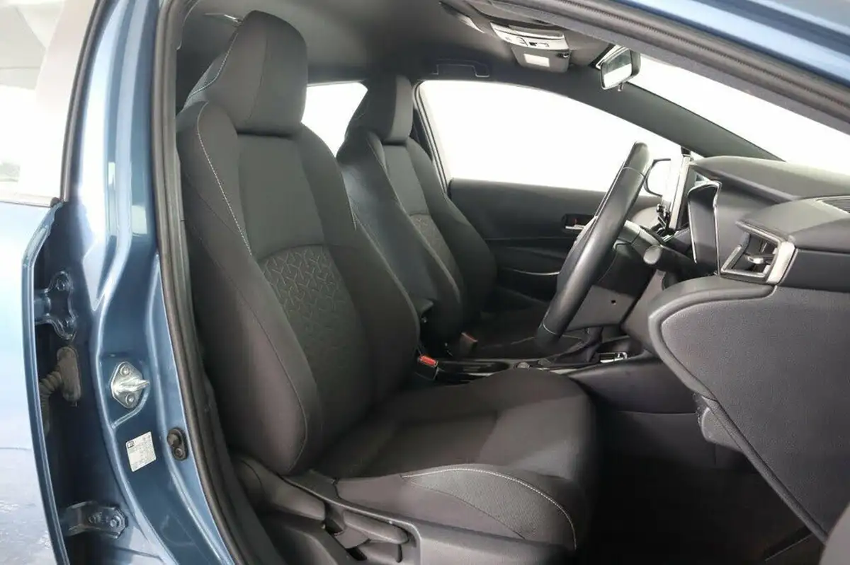 2020-toyota-corolla-18-vvt-i-icon-spare-wheel-hatchback-5d-big-8