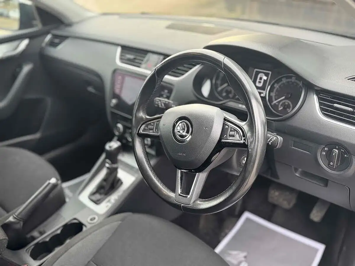 2017-skoda-octavia-14-tsi-se-hatchback-dsg-big-11