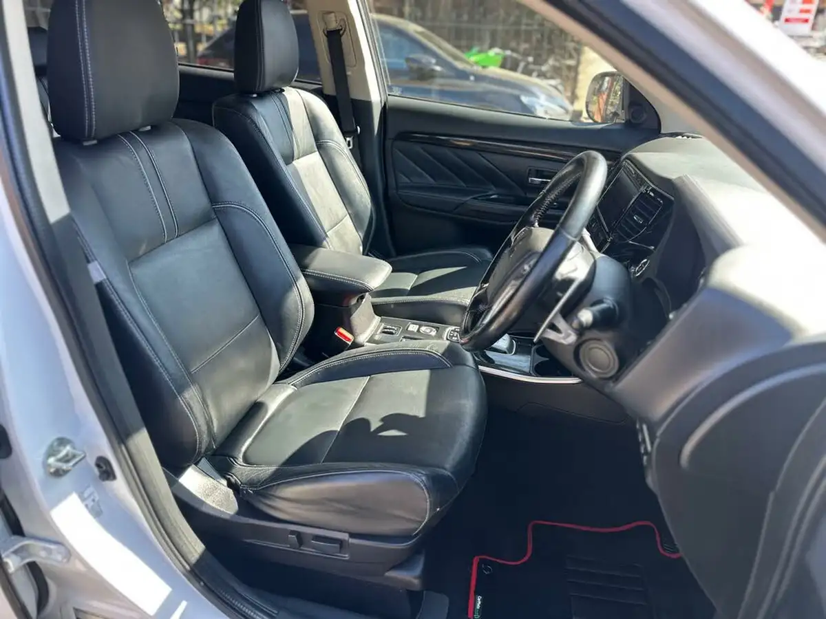 2018-mitsubishi-outlander-20-4hs-phev-5st-big-16