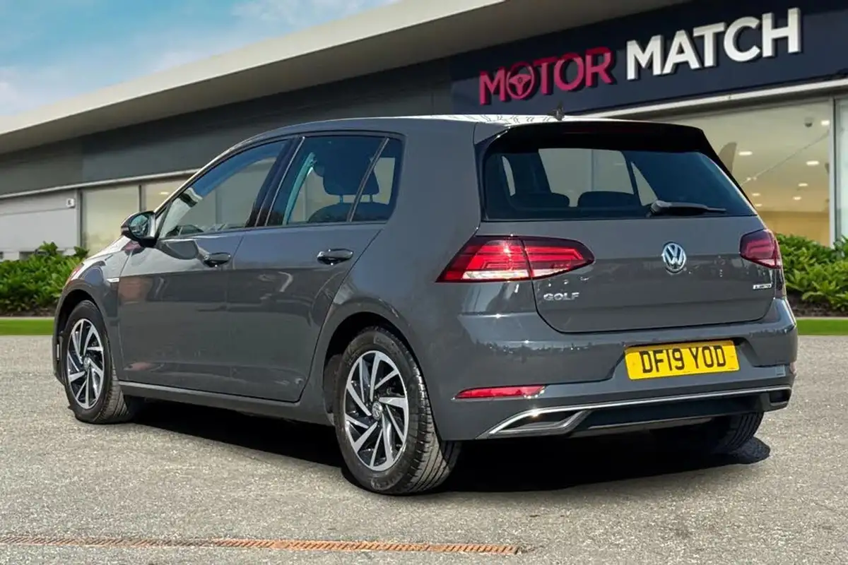 2019-volkswagen-golf-15-tsi-match-130ps-hatchback-5d-big-1