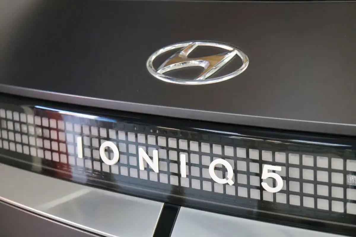 2021-hyundai-ioniq-5-e-premium-217ps-73kwh-rwd-big-5