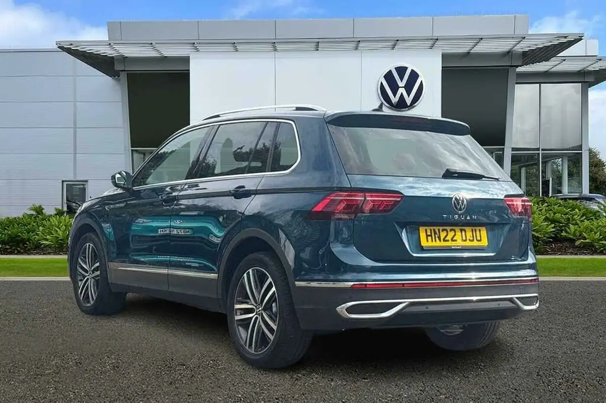 2022-volkswagen-tiguan-15-tsi-elegance-big-2