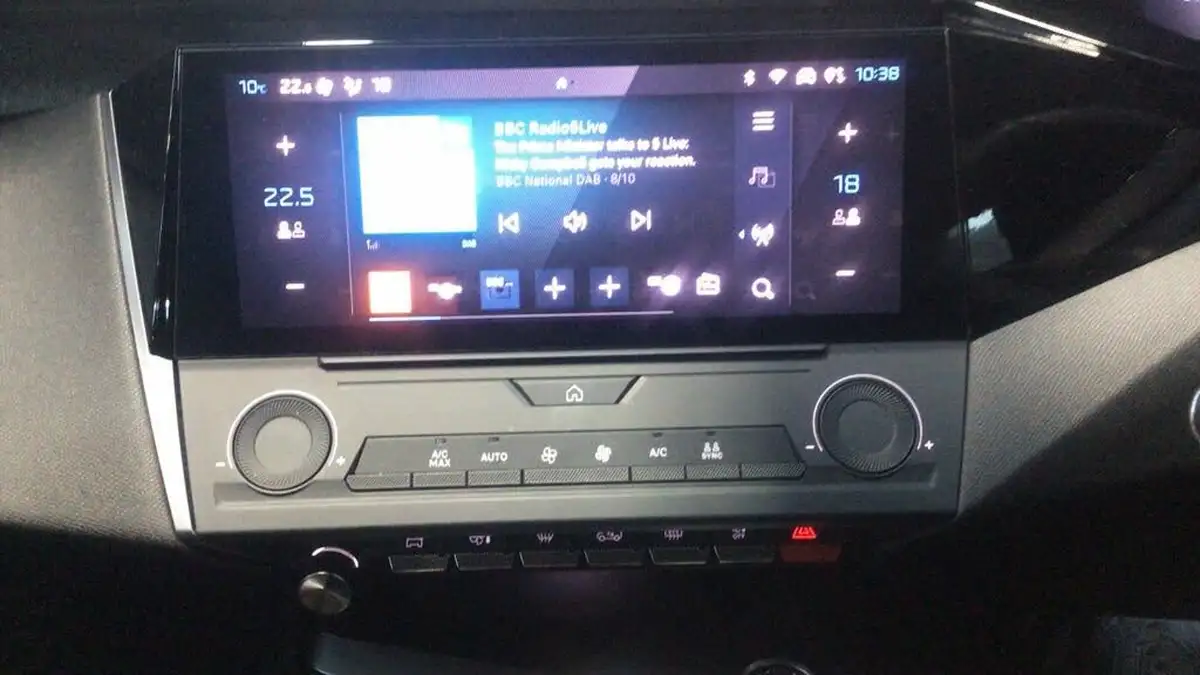 2023-peugeot-308-12-puretech-active-premium-130ps-big-8