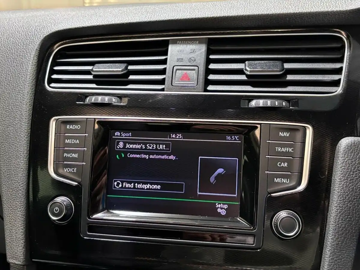 2014-volkswagen-golf-20tdi-gtd-5d-big-27
