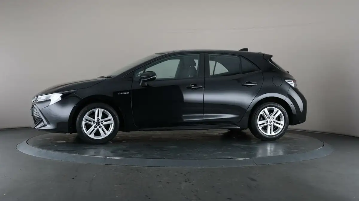 2022-toyota-corolla-18-vvt-i-icon-tech-trk-hatchback-5d-big-37