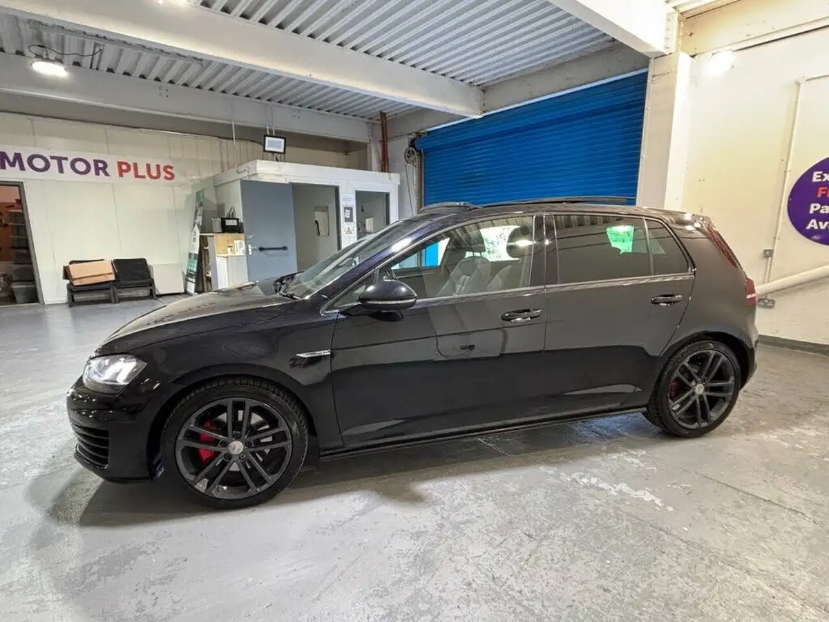 2014-volkswagen-golf-20tdi-gtd-5d-big-3