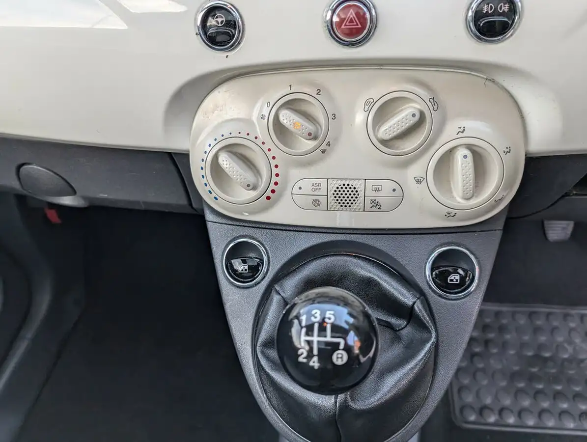 2015-fiat-500-12-lounge-ss-big-12