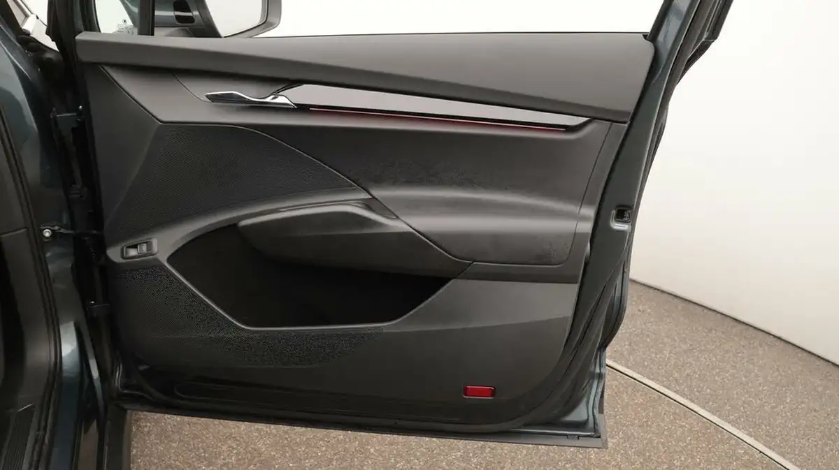 2022-skoda-enyaq-e-80-82-kwh-big-15