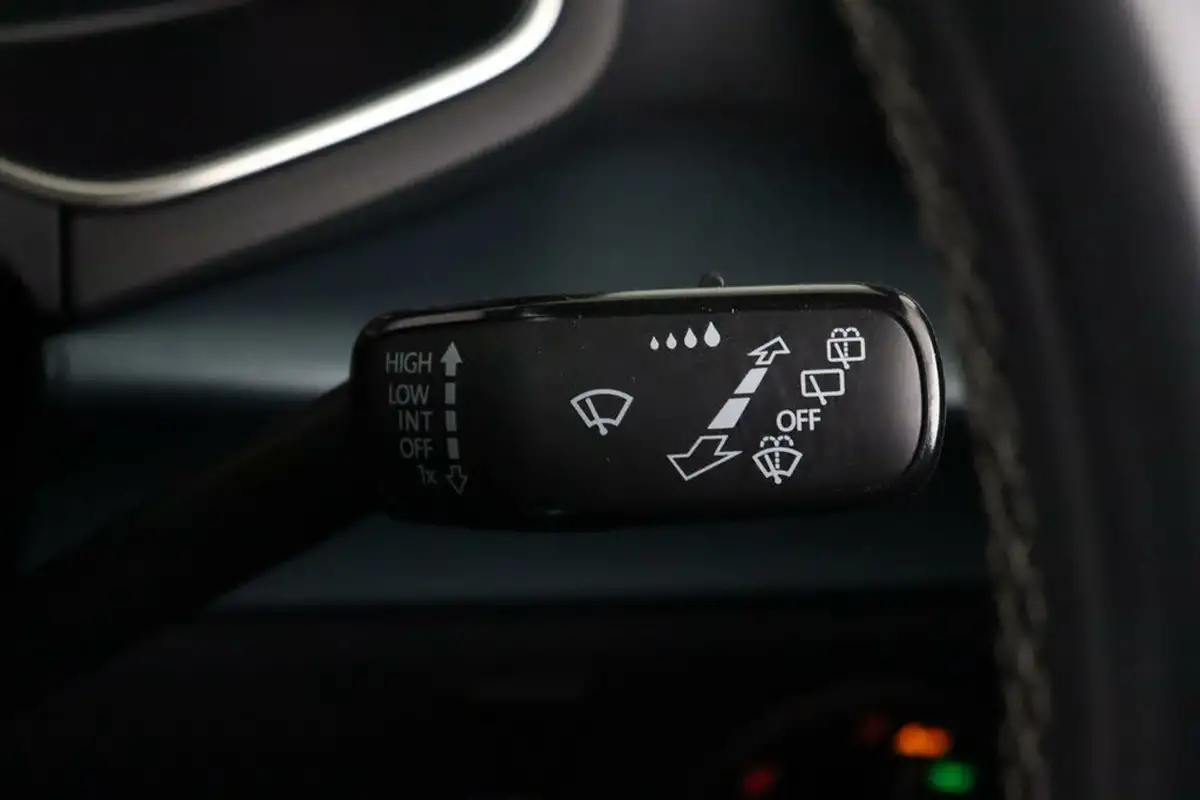 2022-seat-arona-10-tsi-xperience-lux-dsg-big-20