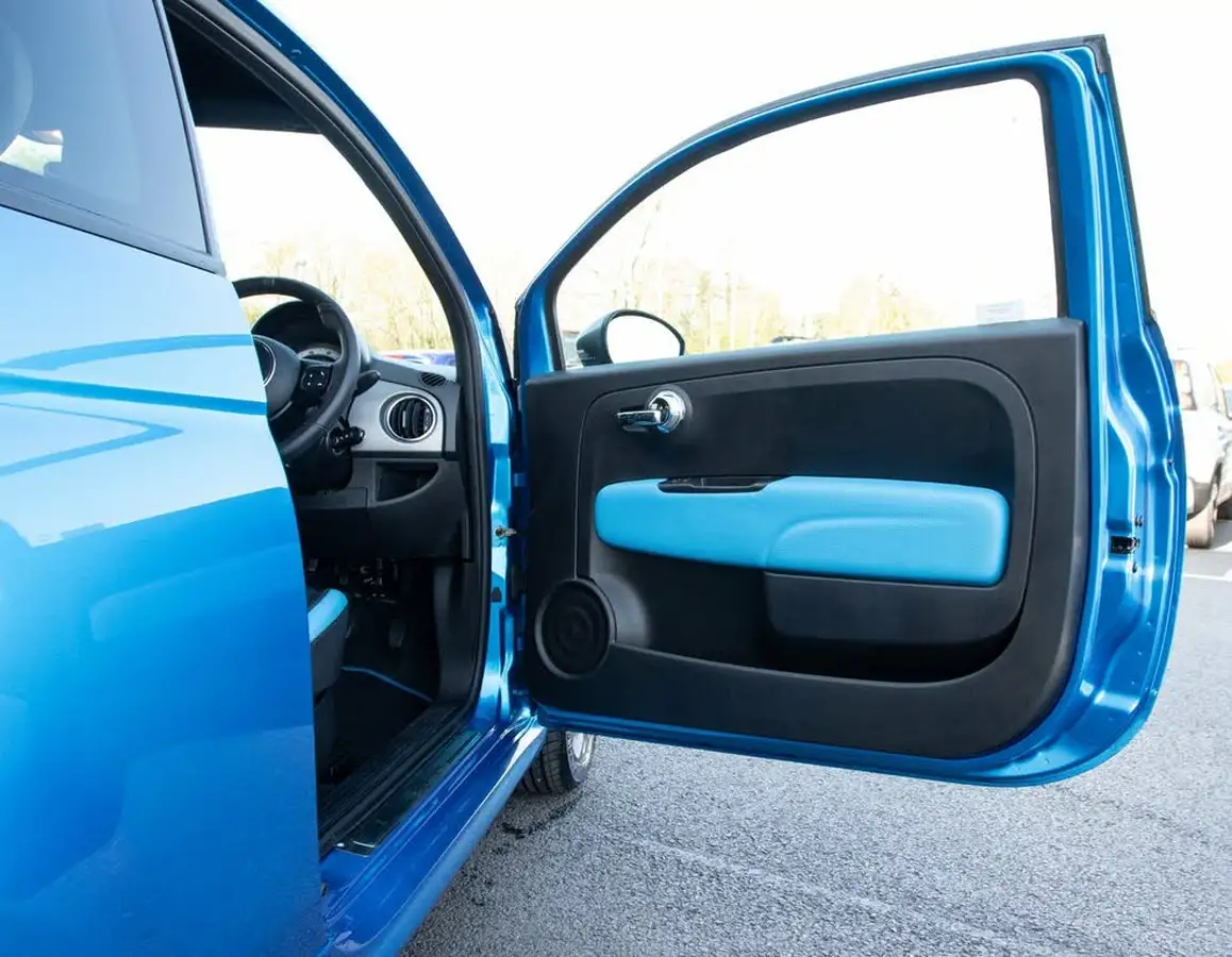 2019-fiat-500-12-s-big-13