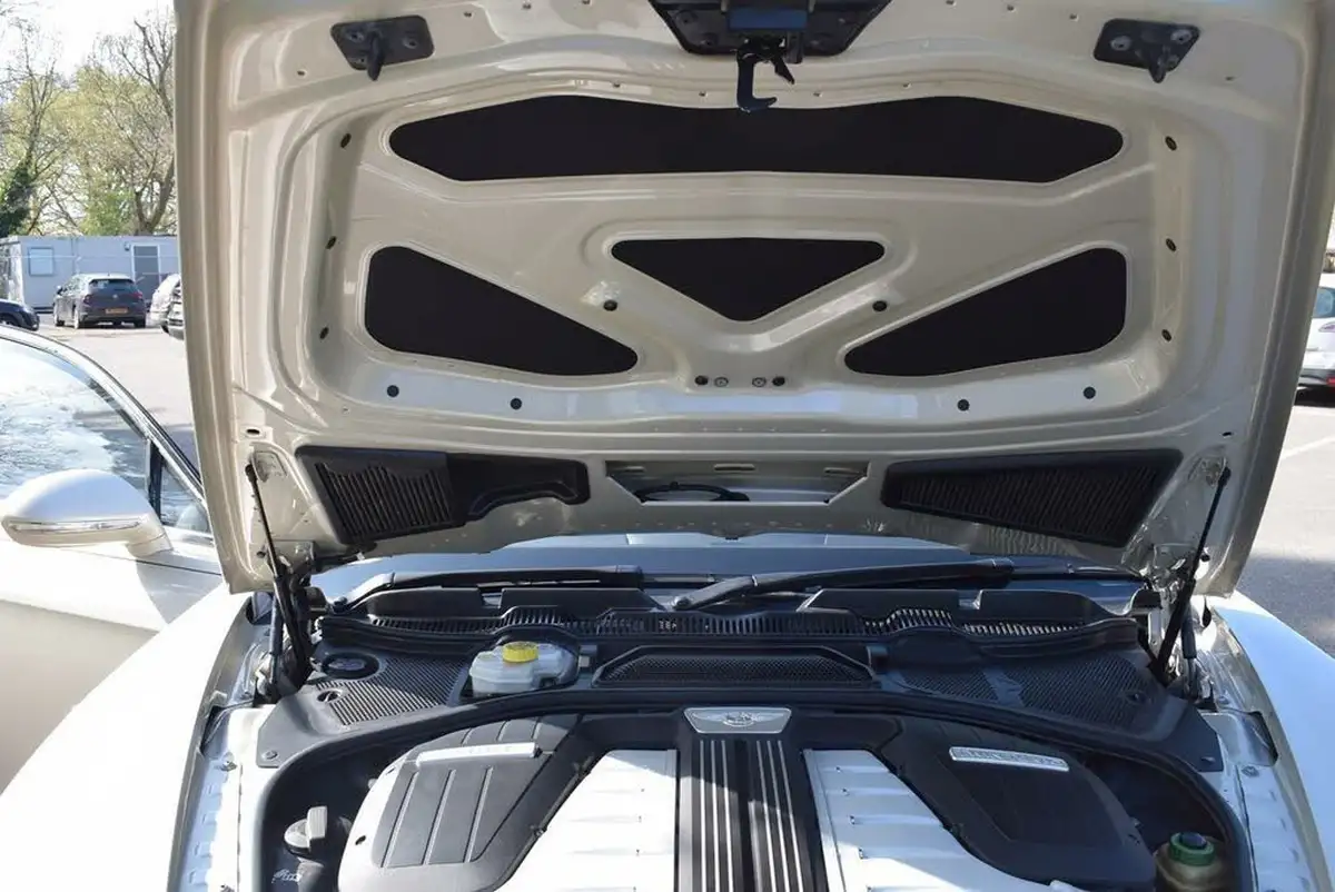 2016-bentley-flying-spur-60-mulliner-big-64