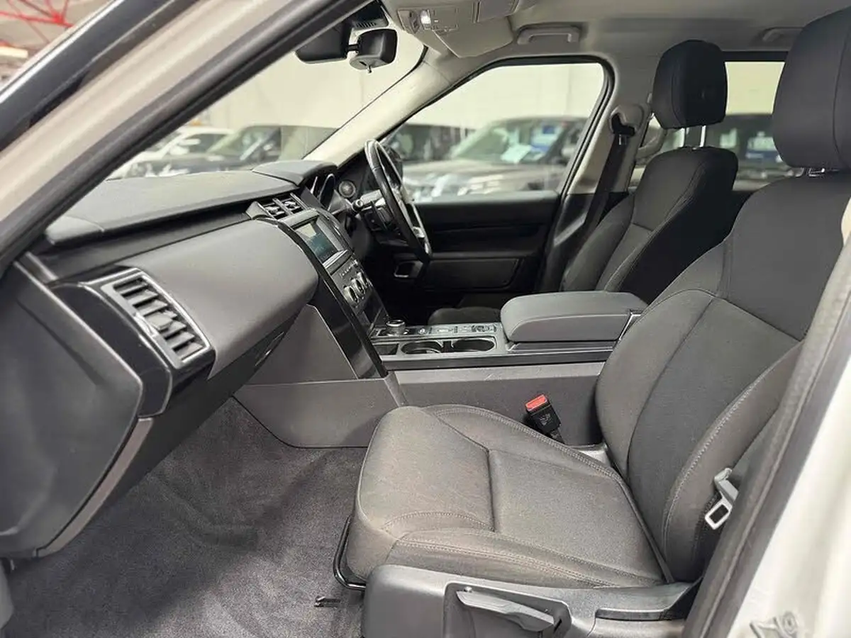2018-land-rover-discovery-20-si4-s-big-13