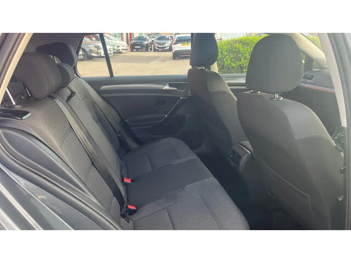 2018-volkswagen-golf-e-e-golf-big-15