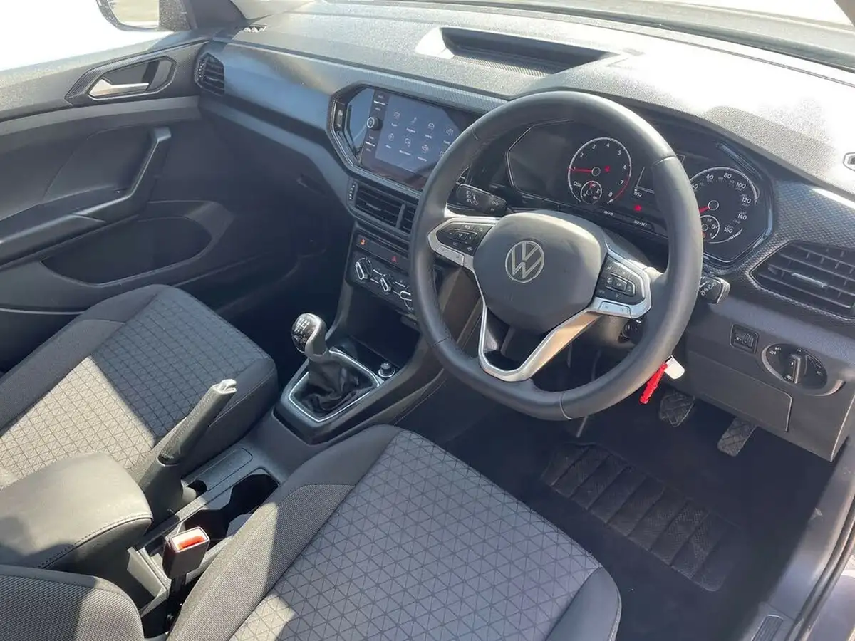 2022-volkswagen-t-cross-10-tsi-se-110ps-big-4