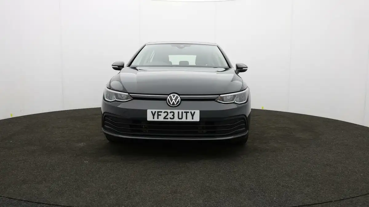2023-volkswagen-golf-15-tsi-life-130ps-hatchback-big-1
