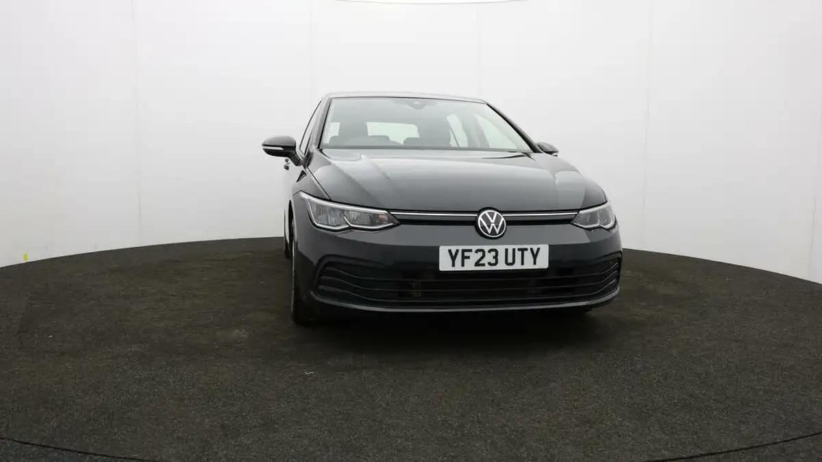 2023-volkswagen-golf-15-tsi-life-130ps-hatchback-big-49