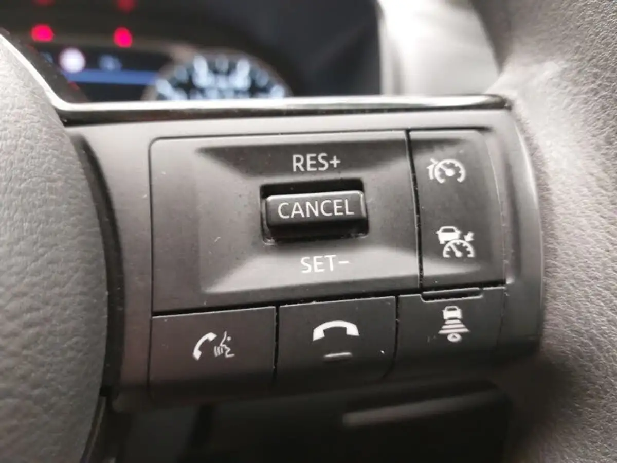 2021-nissan-qashqai-13-dig-t-visia-big-12