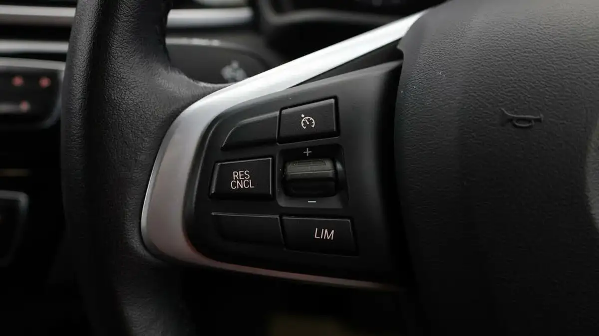 2022-bmw-x1-15-xdrive-25e-phev-xline-big-22