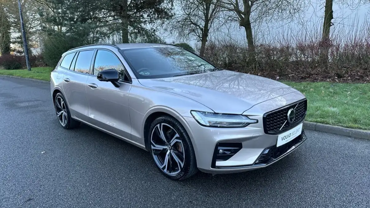 2023-volvo-v60-20-b3-plus-station-wagon-big-36