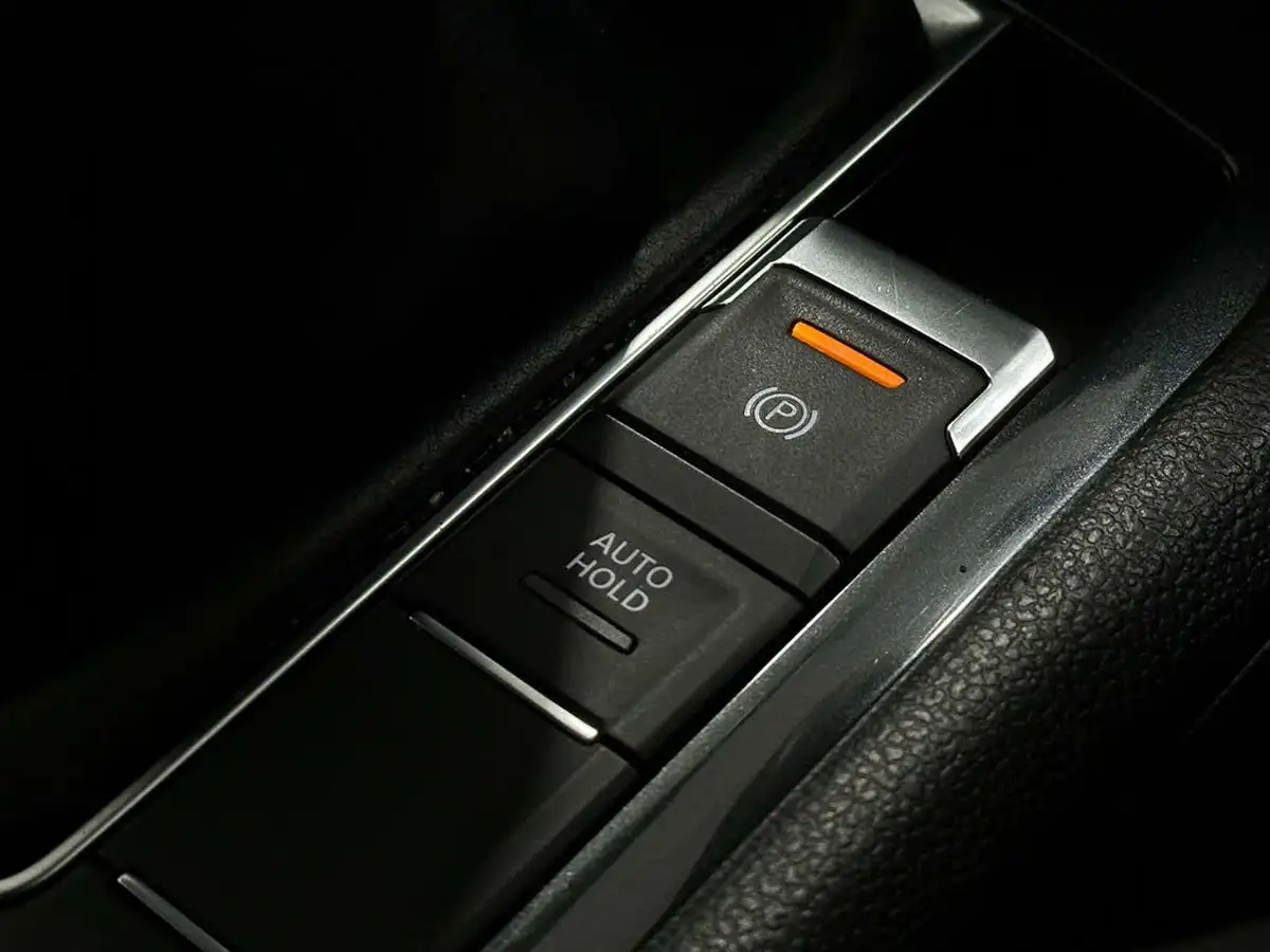 2016-volkswagen-tiguan-20tdi-se-navigation-150ps-bmt-big-18