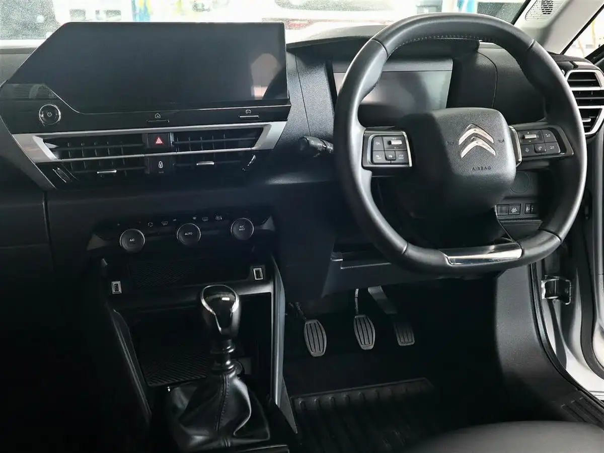 2022-citroen-c4-12-puretech-sense-big-22