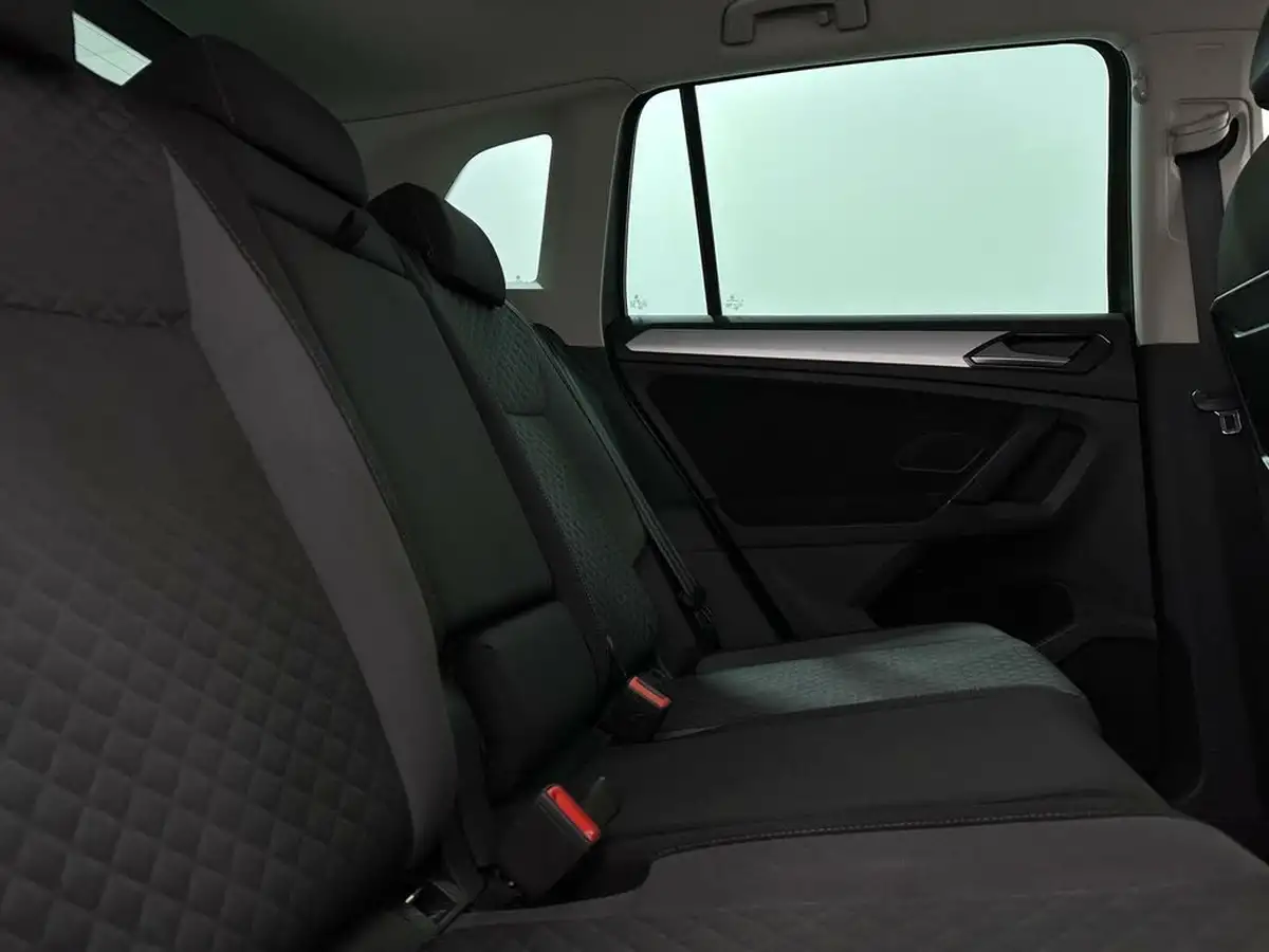2016-volkswagen-tiguan-20tdi-se-navigation-150ps-bmt-big-42