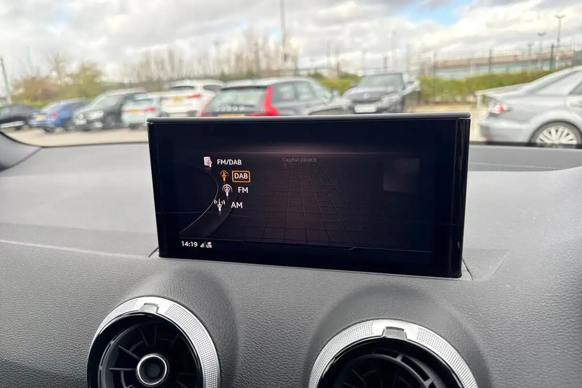 2022-audi-q2-10-30-tfsi-s-line-big-45