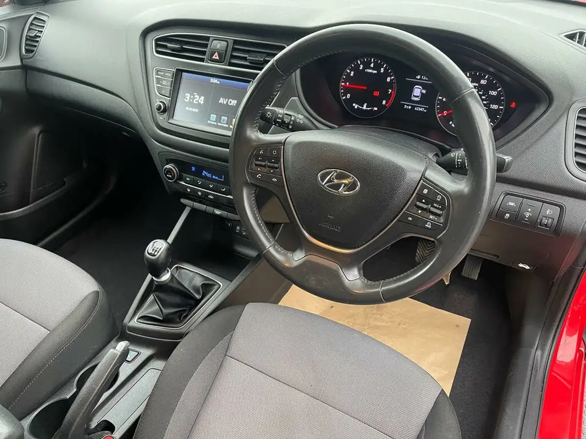 2018-hyundai-i20-12-premium-nav-mpi-isg-hatchback-5d-big-29