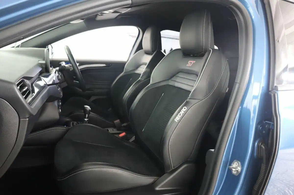 2019-ford-focus-20-st-hatchback-big-52