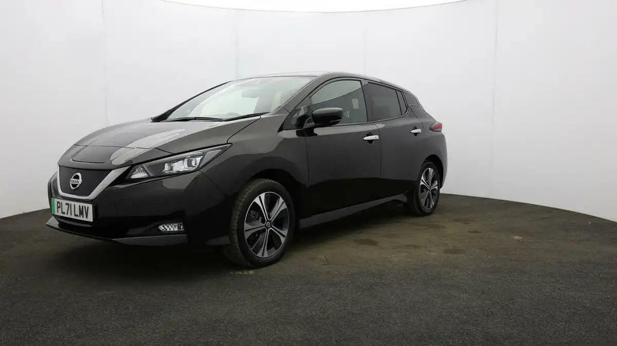 2021-nissan-leaf-e-e-tekna-big-35