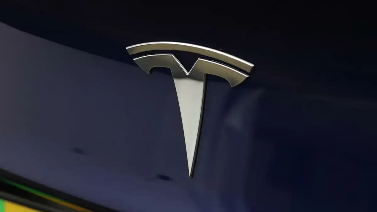 2021-tesla-model-3-e-long-range-4x4-big-19