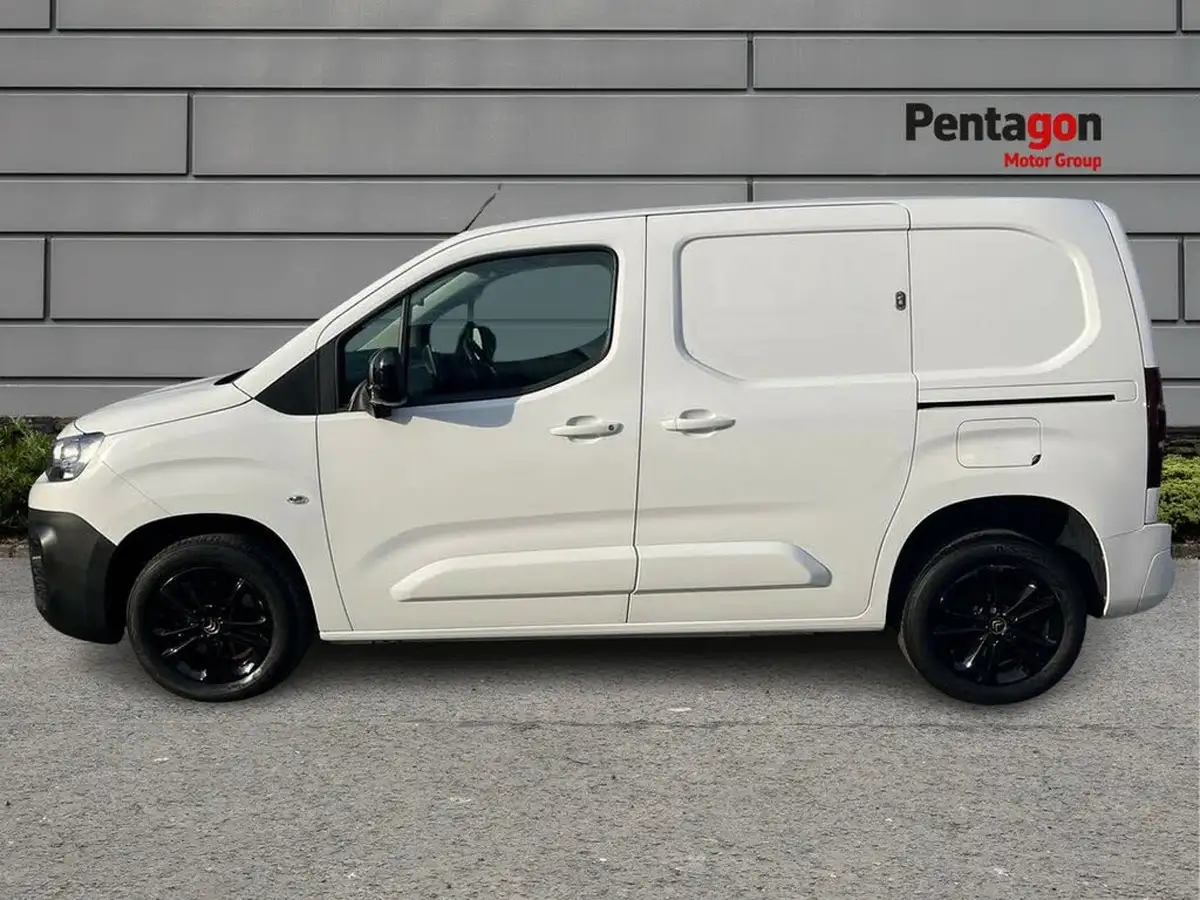 2021-citroen-berlingo-15bluehdi-1000-driver-100pseu6dt-e-ss-big-13