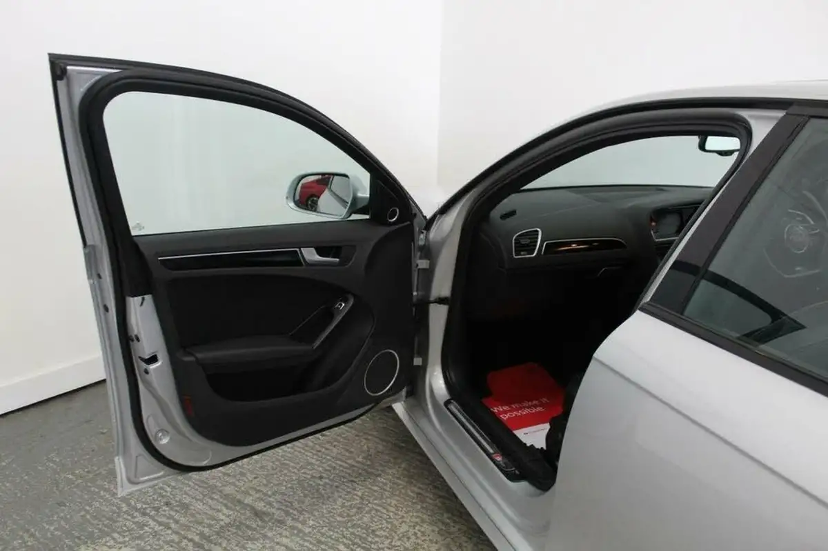 2015-audi-a4-20td-black-edition-177ps-multitronic-big-28