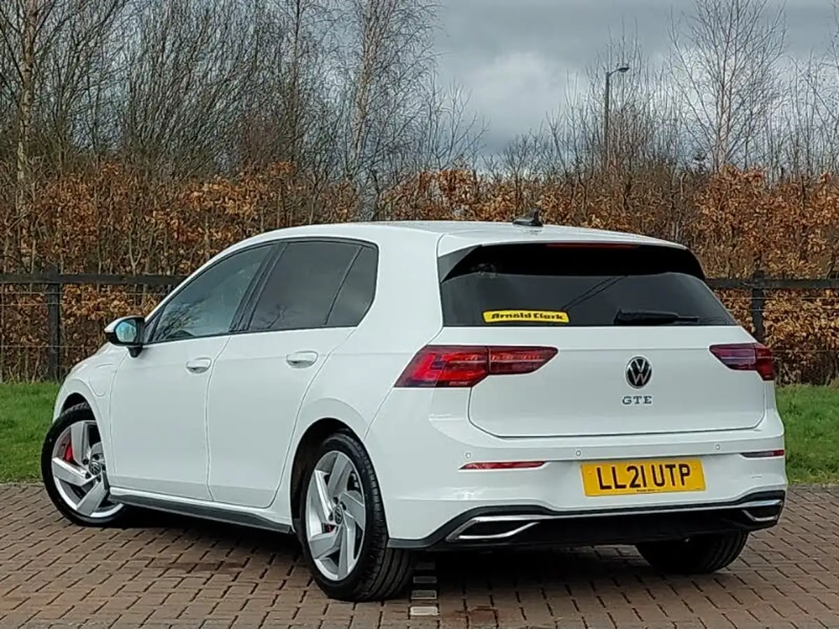 2021-volkswagen-golf-14-tsi-gte-big-1