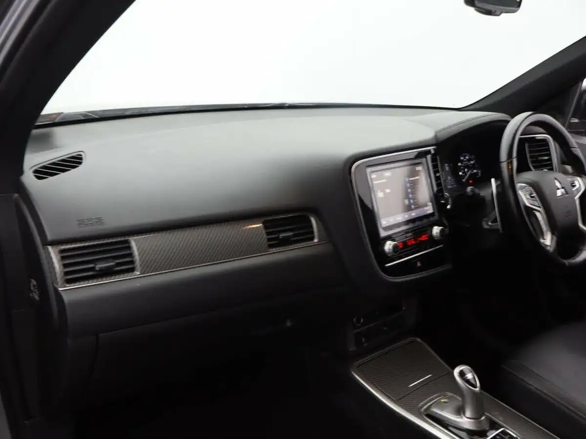 2020-mitsubishi-outlander-24-dynamic-phev-big-22