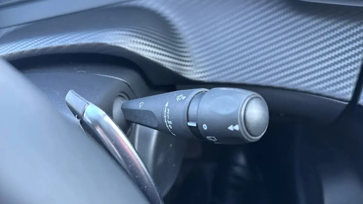 2022-peugeot-208-12-puretech-active-premium-100bhp-eat8-big-34