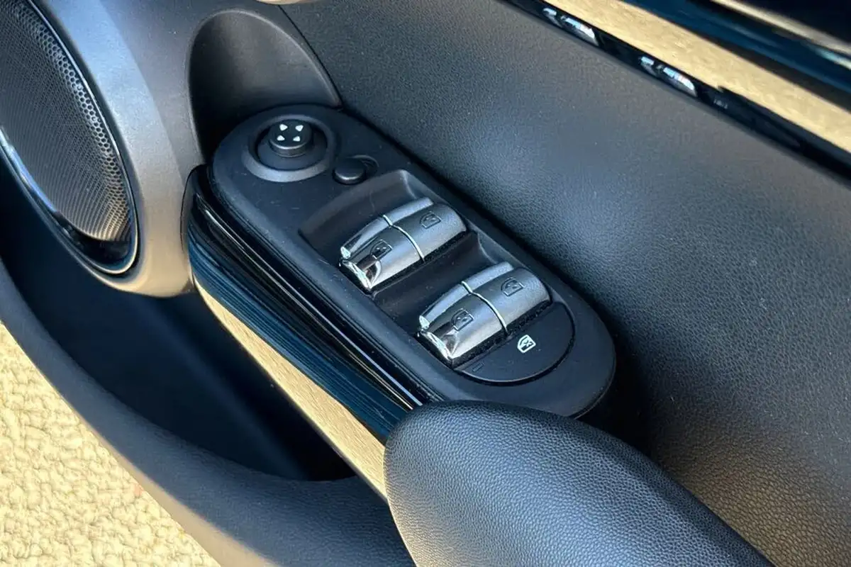 2021-mini-cooper-15-cooper-sport-hatchback-5d-auto-big-22