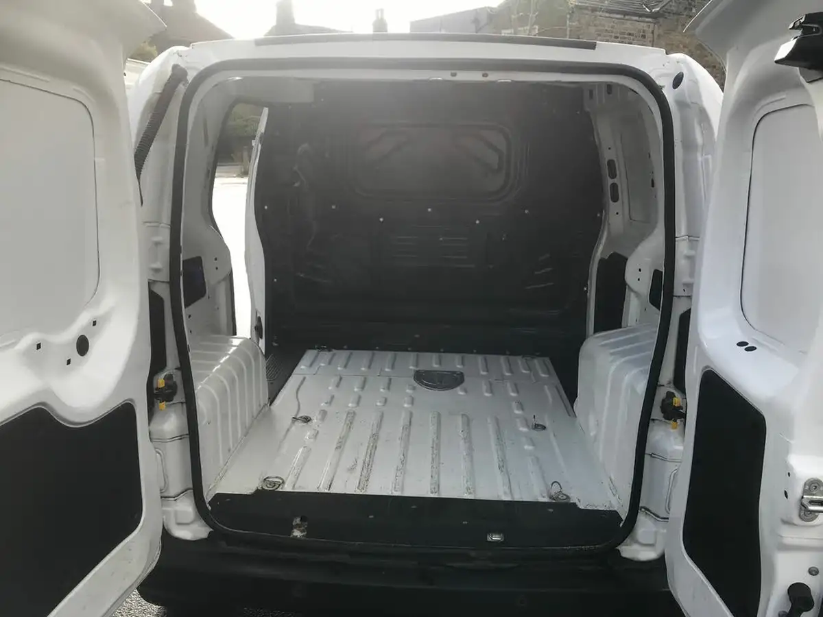 2020-fiat-fiorino-13td-cargo-tecnico-big-12
