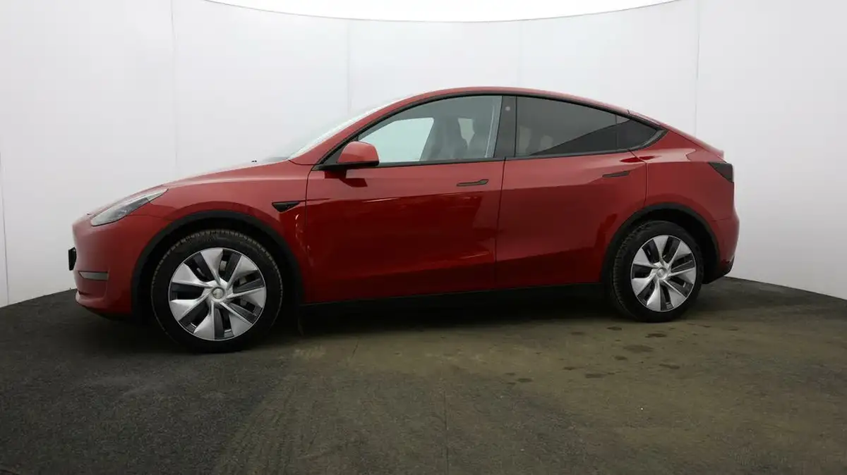 2022-tesla-model-y-e-long-range-big-26