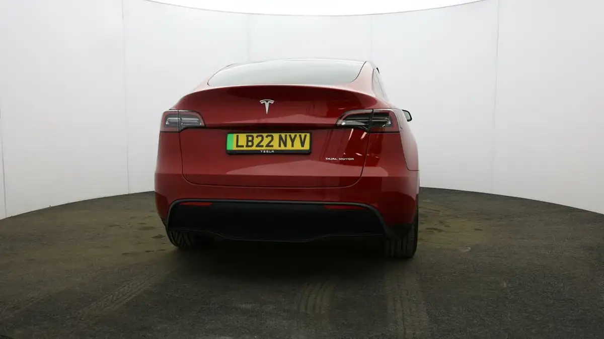 2022-tesla-model-y-e-long-range-big-54