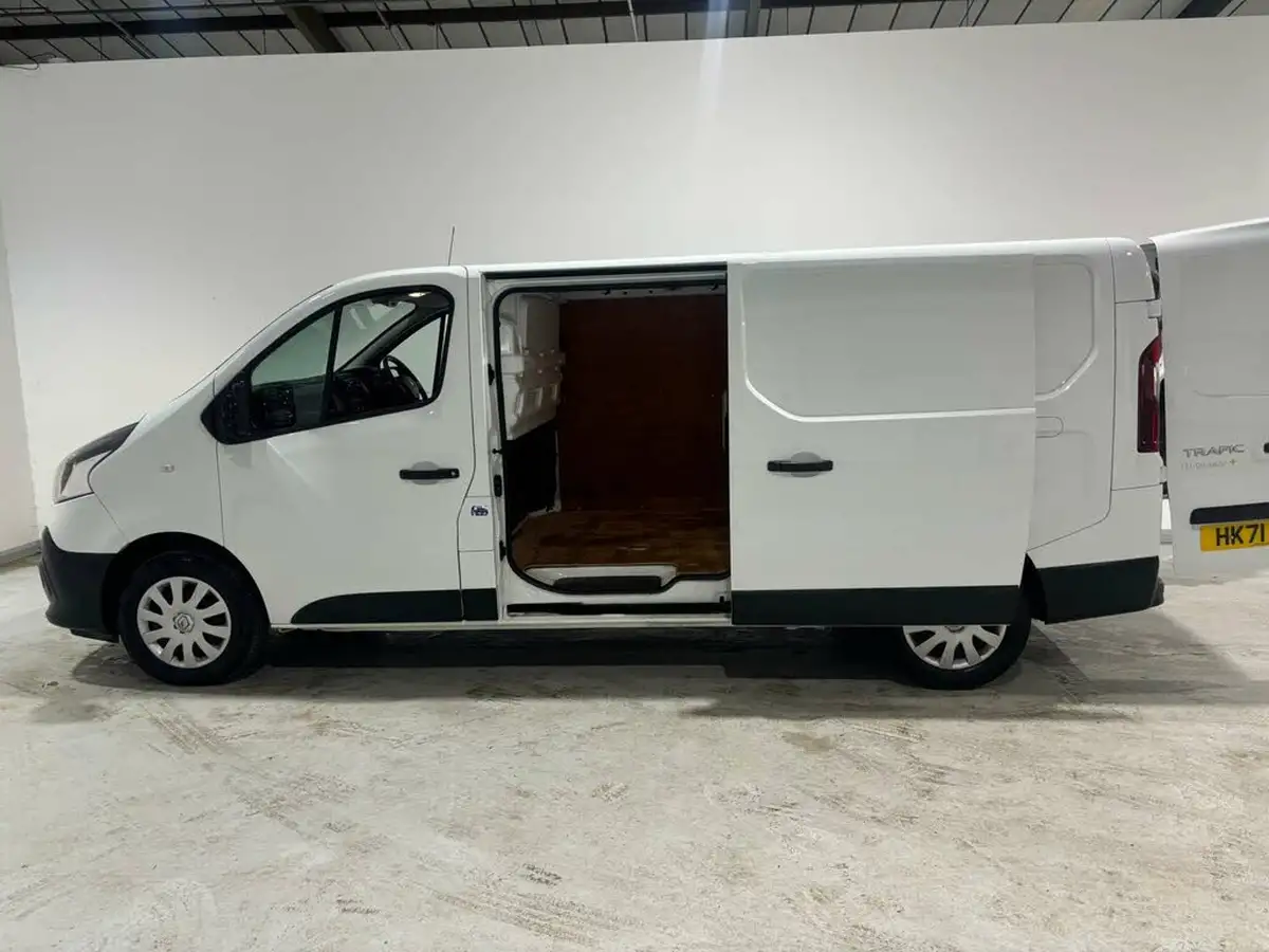 2021-renault-trafic-20dci-ll30-energy-120-business-panel-big-30