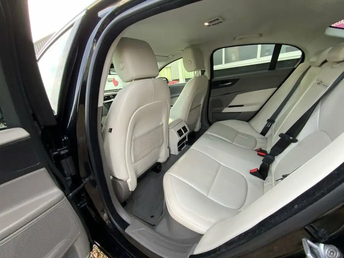 2016-jaguar-xe-20d-portfolio-180ps-awd-auto-big-30