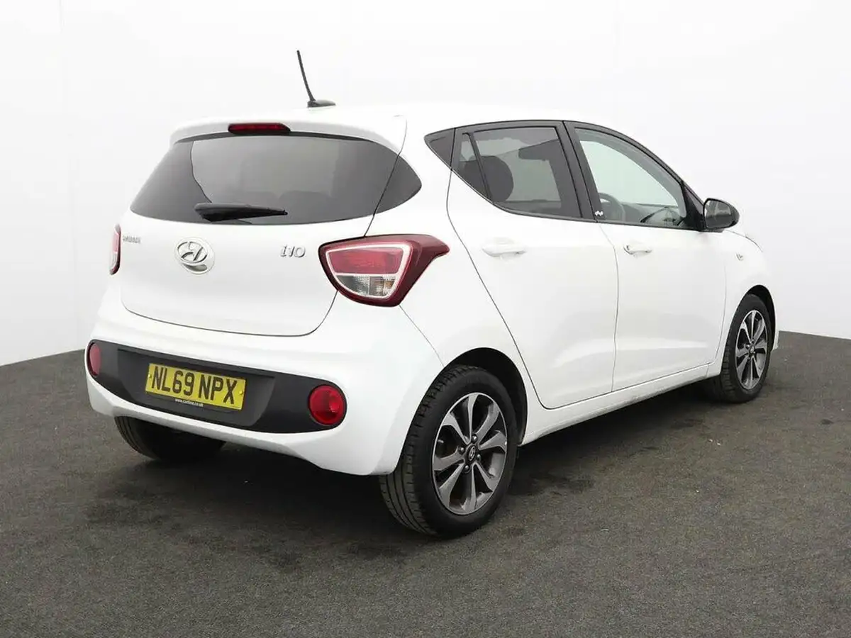 2019-hyundai-i10-10-play-big-9