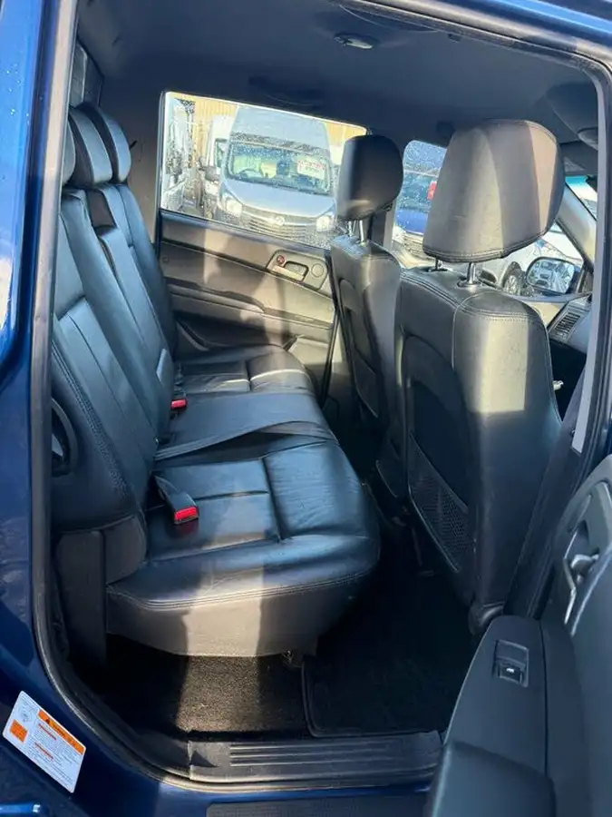 2016-kgm-ssangyong-korando-sports-20td-ex-big-11