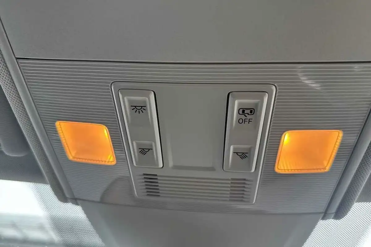 2022-volkswagen-polo-10-tsi-life-big-30