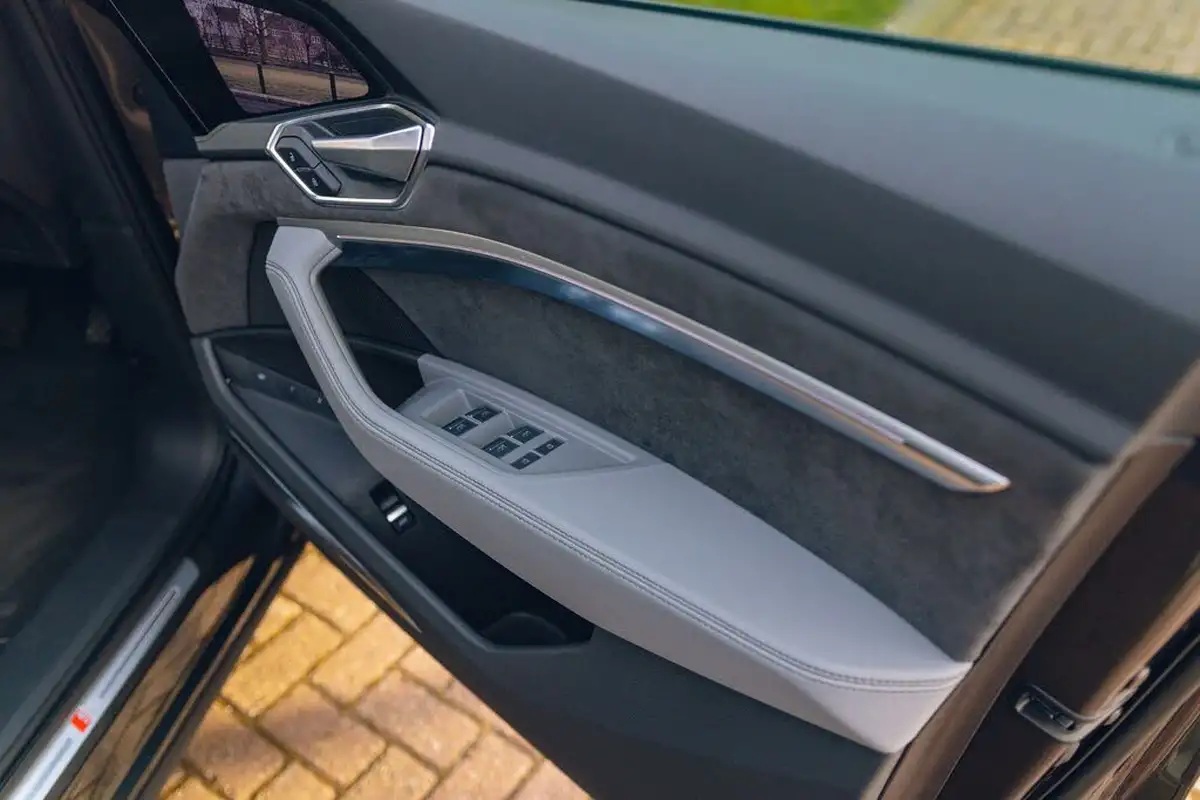 2021-audi-e-tron-50e-vorsprung-station-wagon-big-50